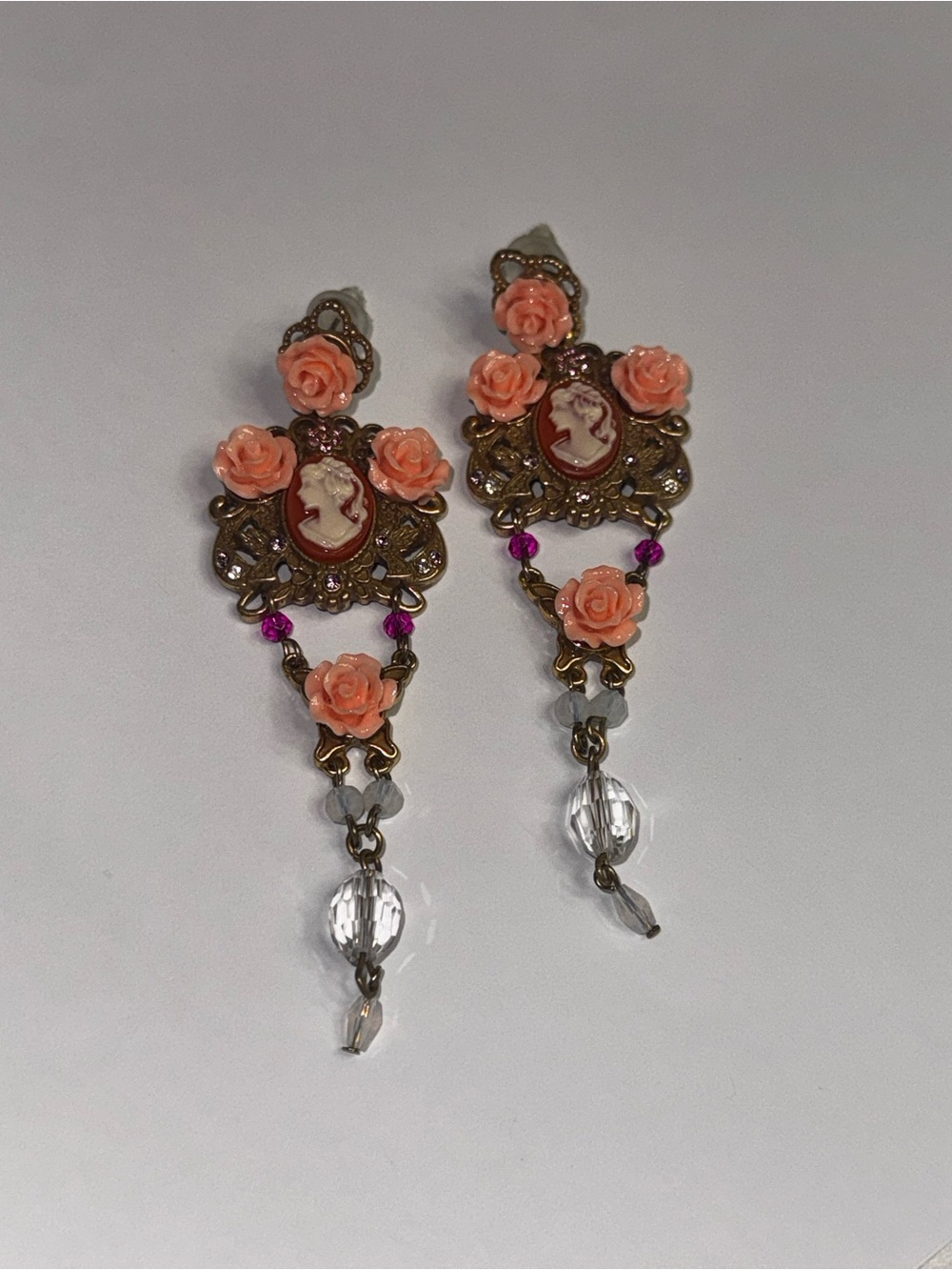 Vintage Heidik9 Cameo Earrings